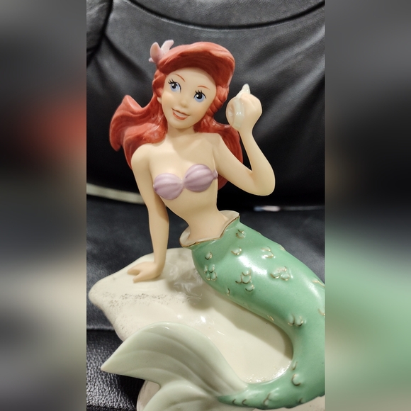 LENOX DISNEY SHOWCASE COLLECTION ARIEL "LITTLE MERMAID" SITTING ON ROCK, 7.5 In - Picture 8 of 10